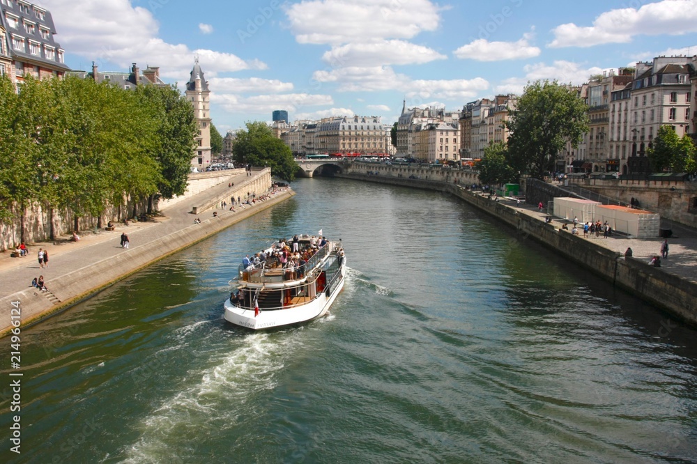 Obraz premium Passeio fluvial 