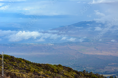 Looking down on the valley from the summit of Haleakala on Maui, Hawaii © Mosto