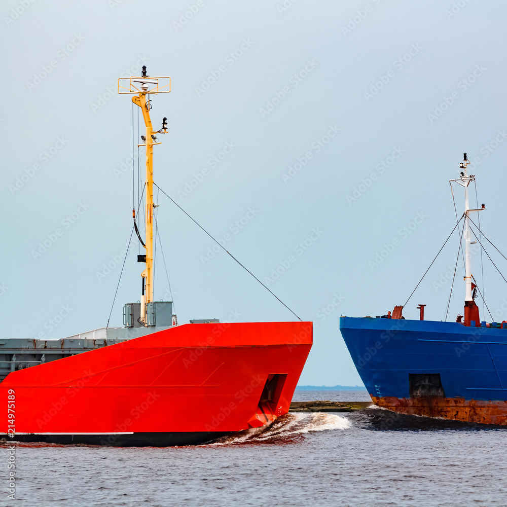 Fototapeta premium Orange cargo ship