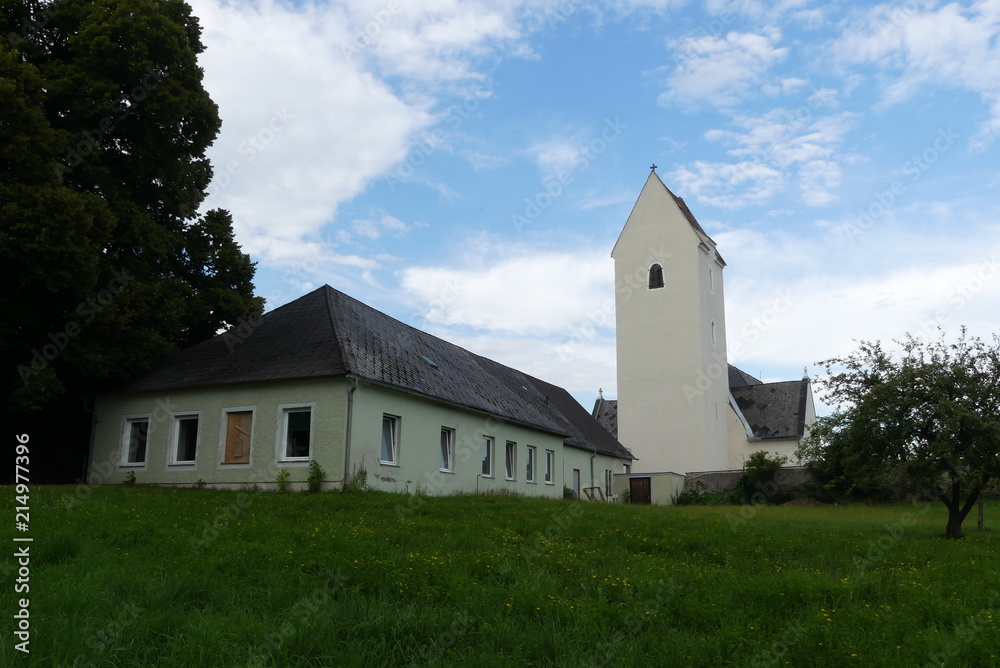 Kirche mit Schule