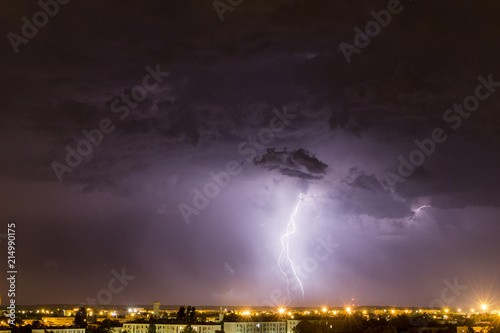 Orage et impact de foudre sur Poitiers - France