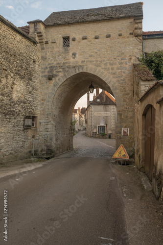 Fototapeta Naklejka Na Ścianę i Meble -  The north gate in the medieval village Noyers-sur-Serein