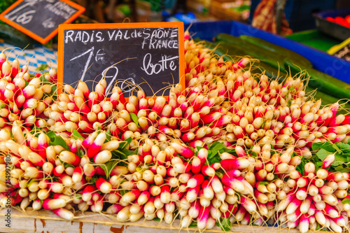 Radish on sale in a French market © RnDmS
