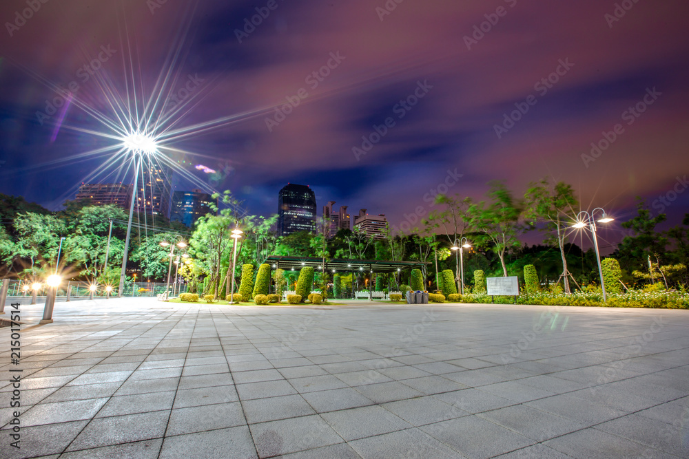 Fototapeta premium Bangkok: July 7, 2018. The sky color changes beautifully (Benjakitti Park) in Klongtoey district, Thailand.
