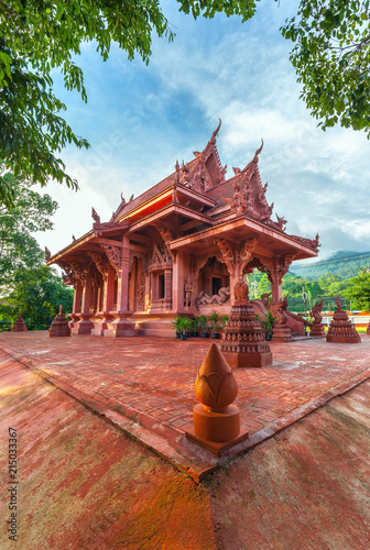 Terracotta temple Wat Sila Ngoo on Koh Samui in Thailand. Shooting with the wide angle lens.