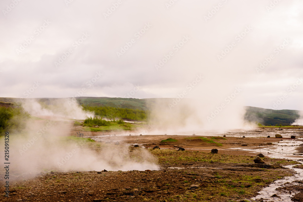 Geyser, zona geotermal Strokkur en, Islandia