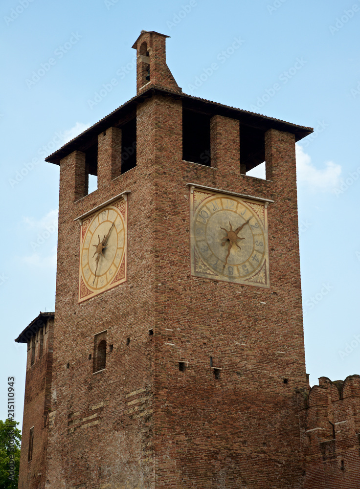 Verona Castelvecchio la torre dell'orologio