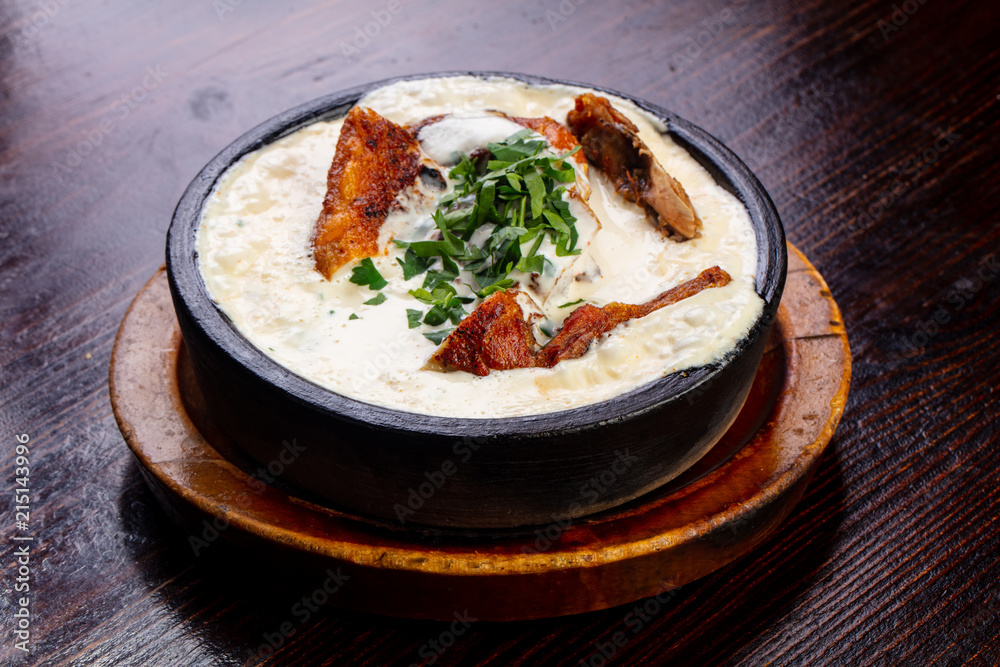 Roasted chicken in cream sauce Roasted chicken in cream sauce