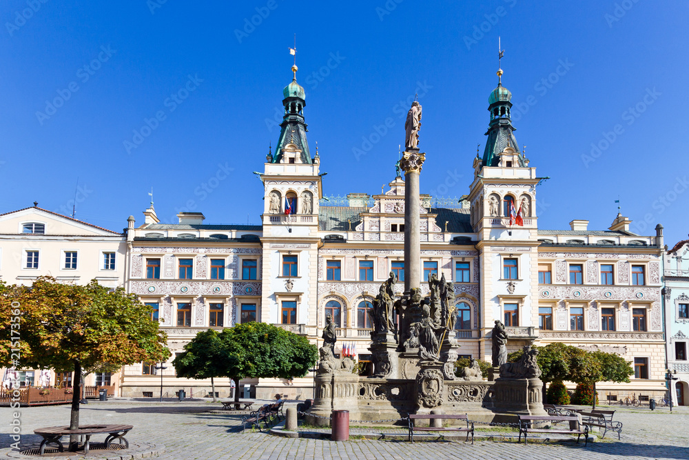 Obraz premium Renaissance town hall and Marian column, Pardubice, East Bohemia, Czech republic