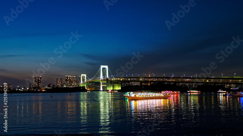 Tokyo Bay at Night © shashinneko