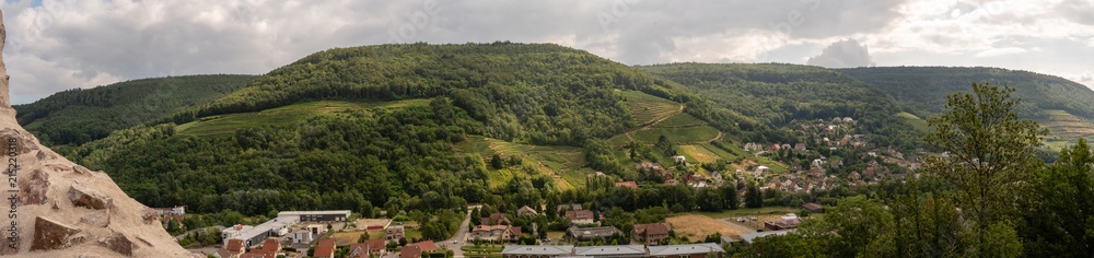 Buhl et Guebwiller depuis les ruines du château du Hugstein, vallée du Florival, Alsace, France