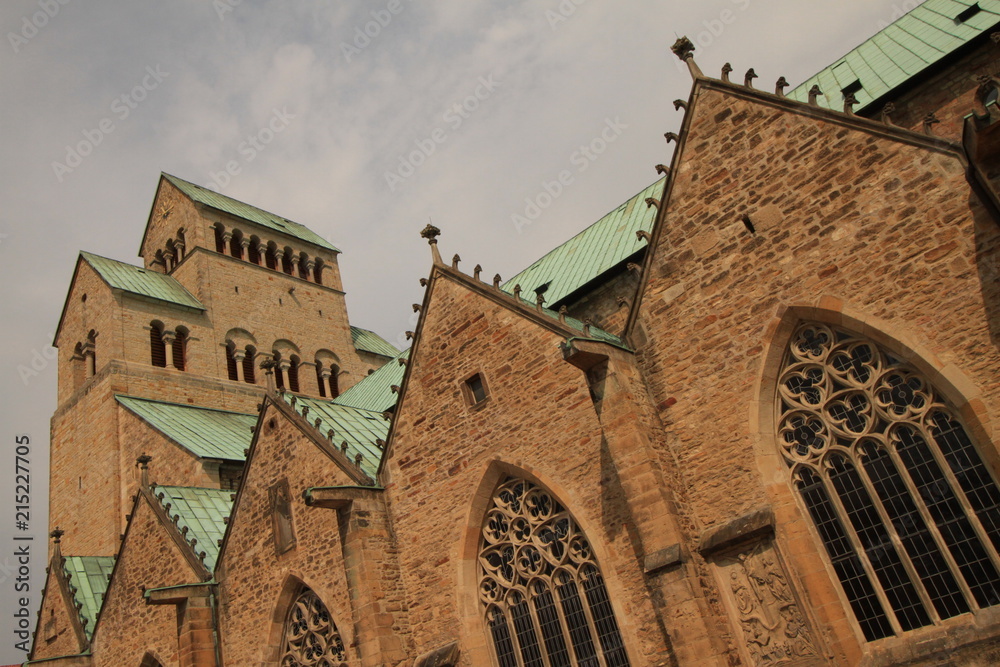Der Hildesheimer Dom von Süden Der Hildesheimer Dom von Süden
