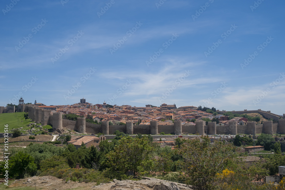 Paseo por la hermosa ciudad medieval de Ávila, España