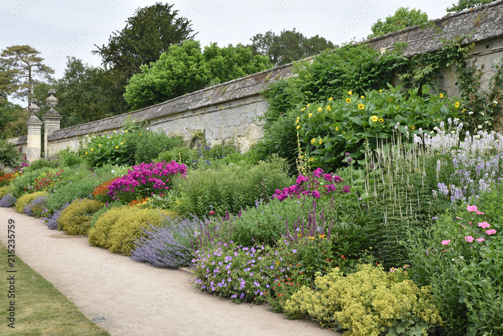 Jardin anglais à Oxford, Angleterre Stock Photo | Adobe Stock