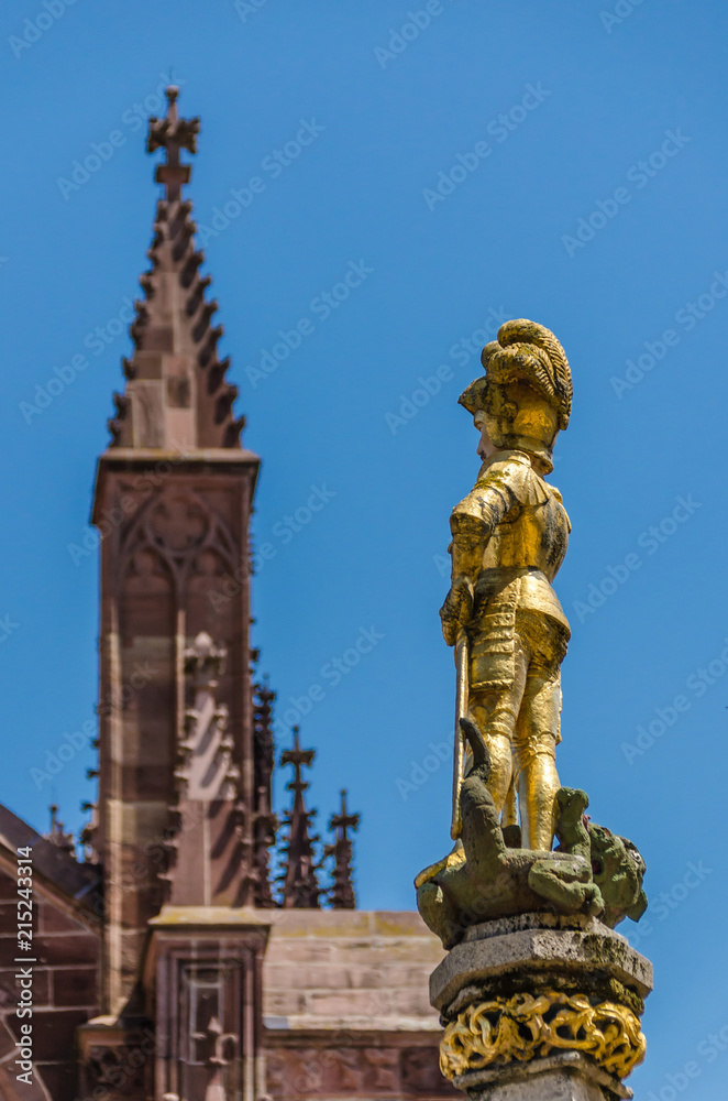 Sankt Georg auf dem Münsterplatz in Freiburg