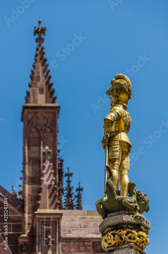 Sankt Georg auf dem Münsterplatz in Freiburg
