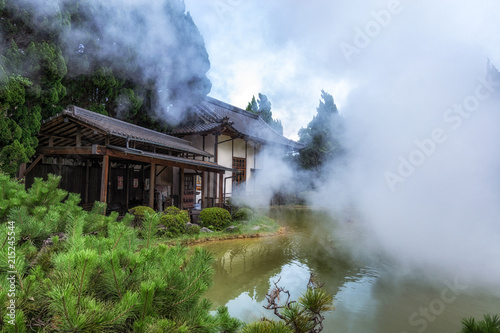 Shiraike Jigoku in Beppu photo