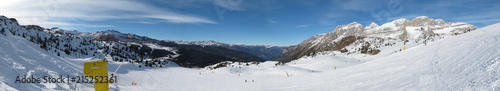 widok na stok narciarski panorama