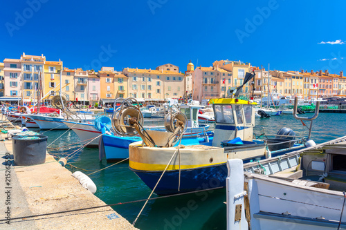 Obraz na płótnie colorful harbor famous resort Saint Tropez on french riviera, cote d'azur, France w salonie