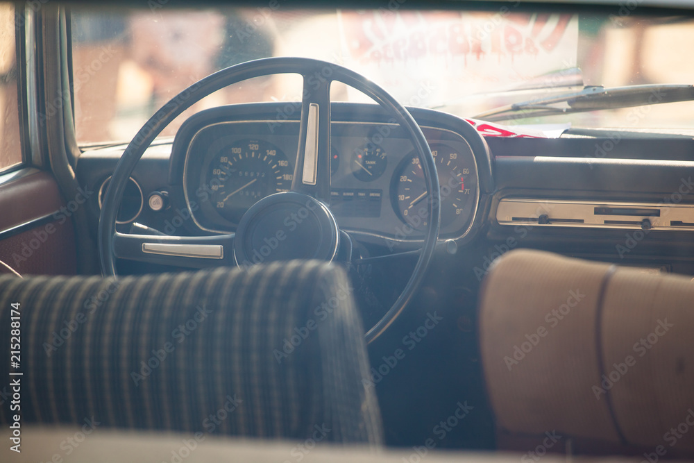 steering wheel and instrument panel retro auto
