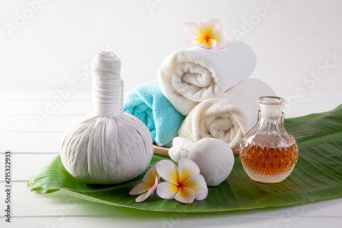 Soft and select focus Spa massage compress balls, herbal ball and treatments spa ; Spa Thailand.