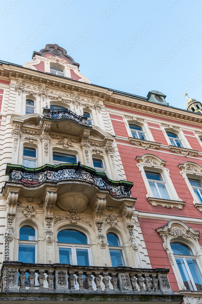 Historische Hausfassade auf der Herrengasse in Graz, Österreich