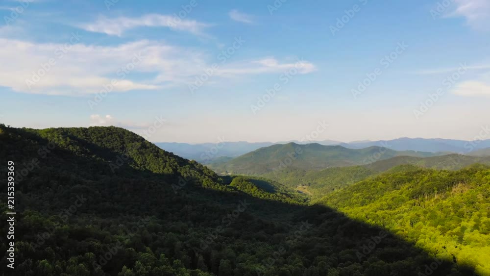 Flight through the beautiful Appalachian mountains in 4K Flight through the beautiful Appalachian mountains in 4K