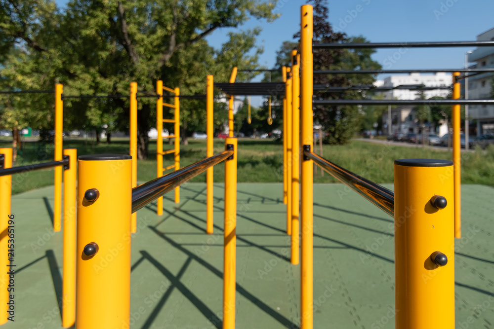 street workout outdoor gym bars