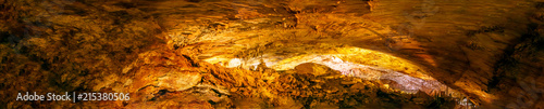 Grottes -Stalacmites et stalactites