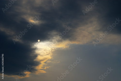 夕暮れ　太陽　空　雲　素材 © KSSM tomo