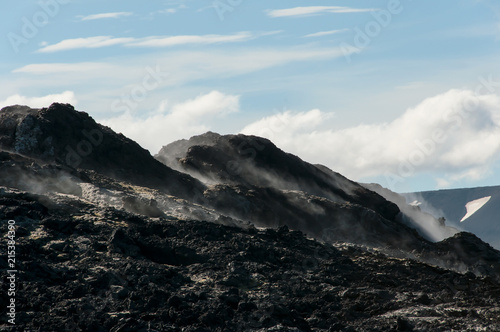 Krafla    um sistema vulc  nico com um di  metro de aproximadamente 20 quilometros situado na regi  o de M  vatn  norte da Isl  ndia