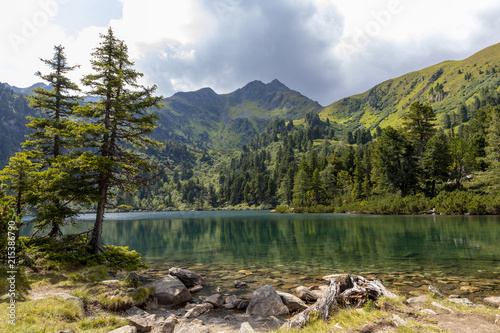 Quadro su tela mountain lake scheibelsee, in the background mountain great boesenstein in styri