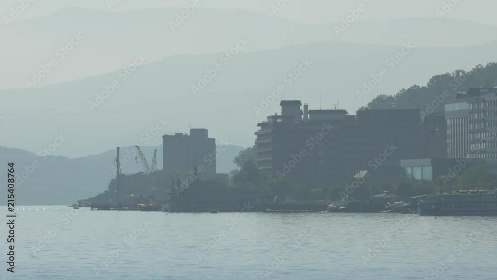 湖畔の街並み 湖畔の街並み