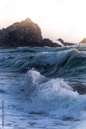 waves crashing at point reyes 