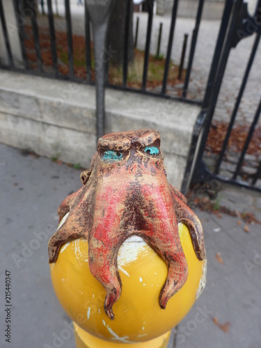 Poteau poulpe à Paris