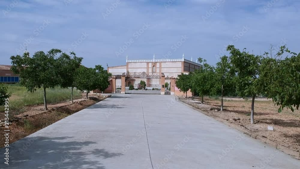 Bodega Gótica is a family business that has been producing grapes for several generations in the municipality of Rueda. Bodega Gótica is a family business that has been producing grapes for several generations in the municipality of Rueda.