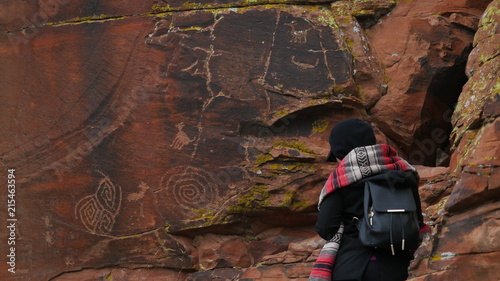 Принти на полотні Petroglyphs Pictographs Hieroglyphs Hiker