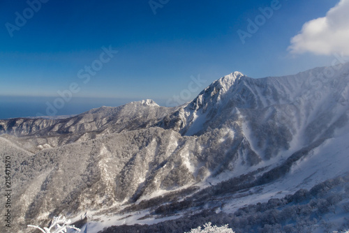 冬の大山登山（鳥取県） © Nature Land