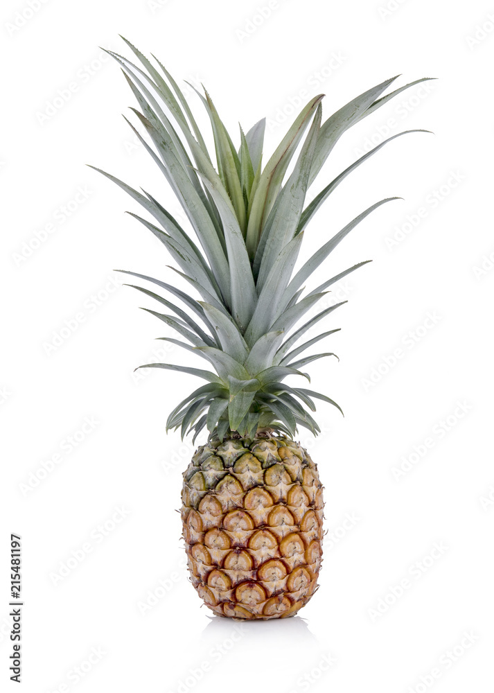 Fototapeta premium single whole pineapple isolated on white background