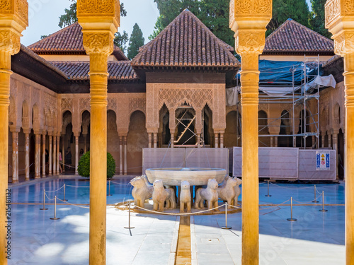 Patio de los Leones (Court of the Lions) of the Nasrid dynasty Palace of the Lions in the Alhambra, Granada, Andalusia, Spain.