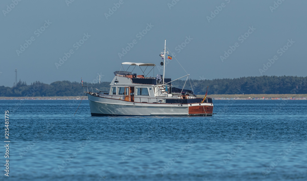 schiff an der ostseeküste