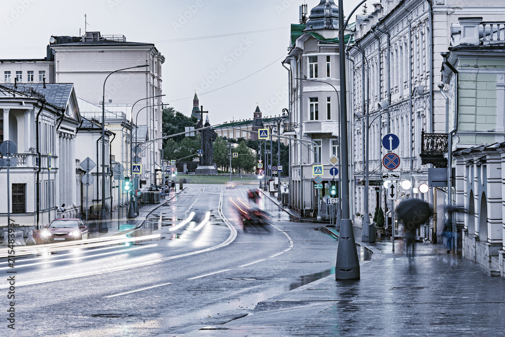 Fototapeta premium Wet street by the Kremlin at evening time.