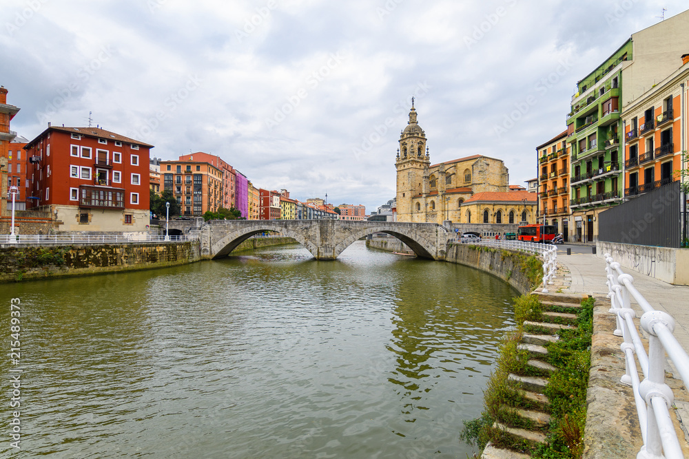Naklejka premium panoramic view of bilbao old town with san Anton church at background, Spain