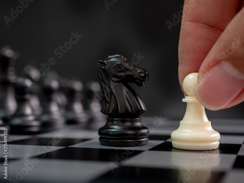Cuadro en lienzo Strategic planning business competition concept