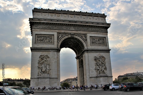 L'arc de triomphe à Paris. photo