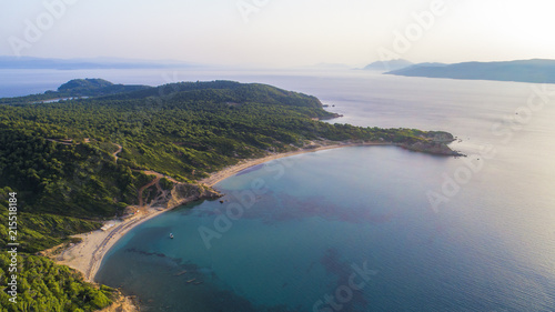 Drohnenaufnahme über der Insel Skiathos. Elias Beach © Cara-Foto