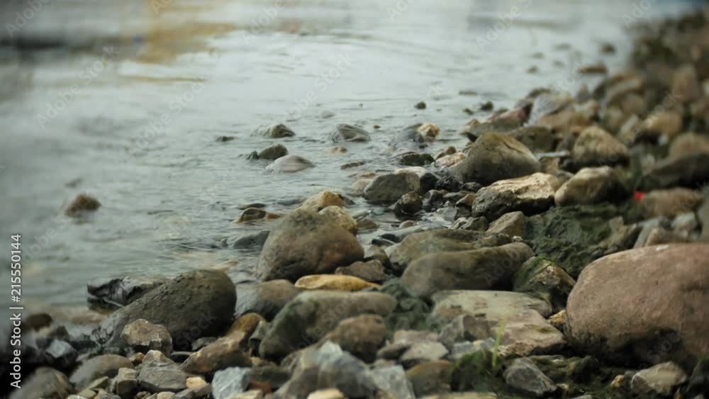 The moats at the seashore, the waves beat about the shore The moats at the seashore, the waves beat about the shore