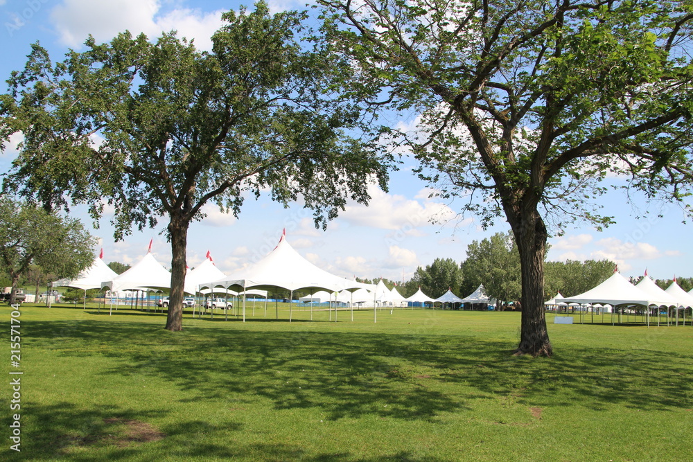 Obraz premium Setting Up For Heritage Festival, William Hawrelak Park, Edmonton, Alberta
