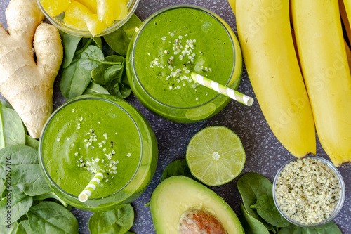 Green detox spinach kale smoothies