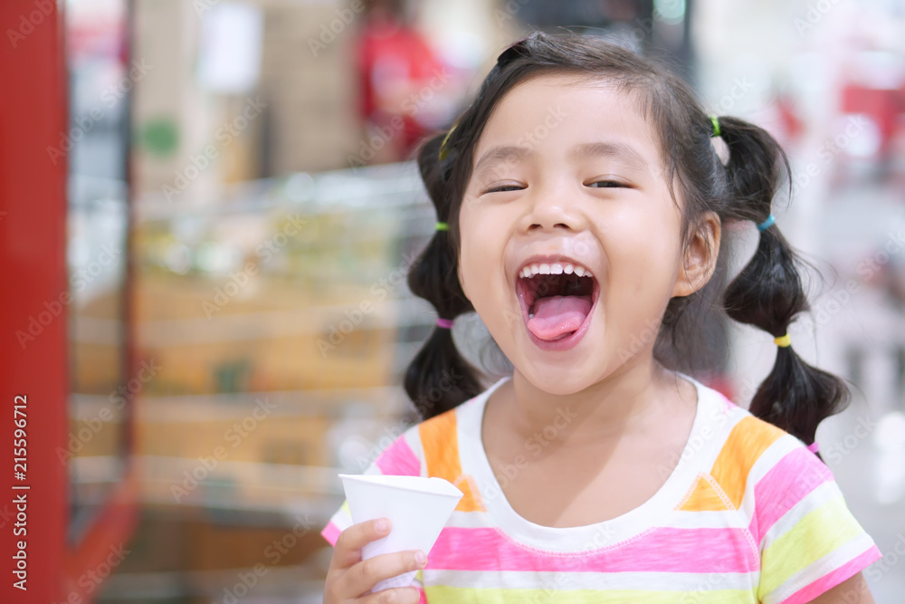 asian-children-cute-or-kid-girl-thirsty-and-drinking-cold-water-in